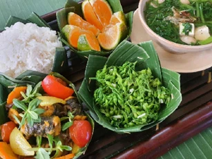 Bác sĩ cảnh báo 5 nhóm người không được ăn chay kẻo rước bệnh vào thân
