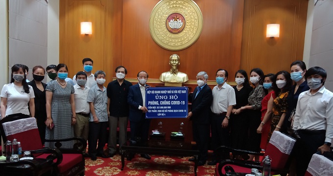 VINASME ủng hộ phòng, chống Covid-19 hơn 350 triệu đồng và 2.000 bộ đồ phòng dịch