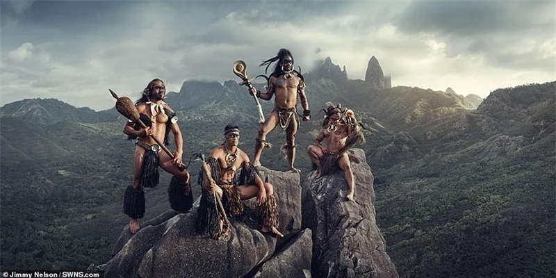 Những hình ảnh tuyệt đẹp về bộ lạc biệt lập nhất thế giới 1