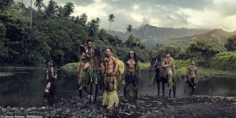 Những hình ảnh tuyệt đẹp về bộ lạc biệt lập nhất thế giới 6