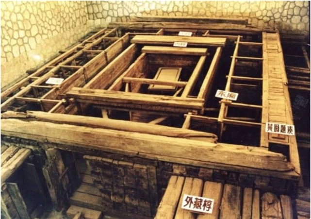 Từ chối đào lăng mộ cháu trai Lưu Bang, 20 năm sau, đội khảo cổ nuốt hận trước cảnh tượng đau lòng! - Ảnh 1.