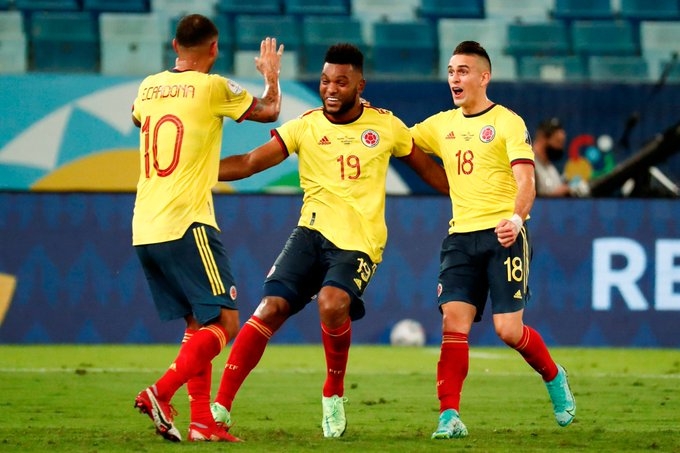 Colombia thắng nhọc trước Ecuador.
