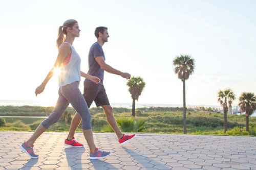 7 lợi ích tuyệt vời của việc đi bộ trước khi ăn sáng
