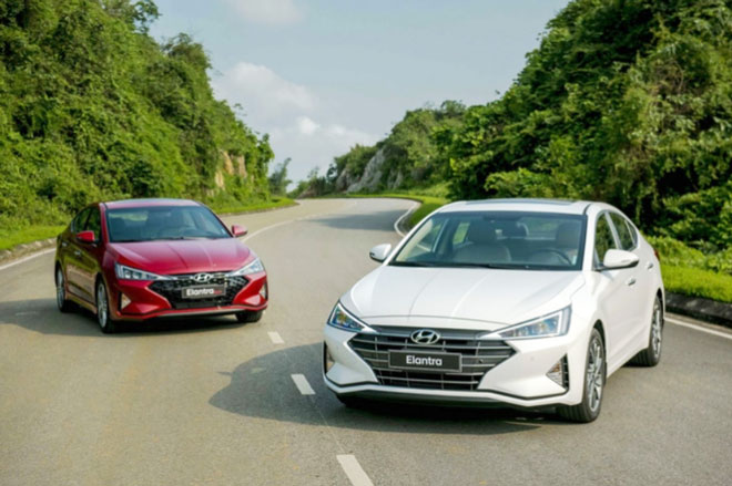 Kia Cerato, Hyundai Elantra, Toyota Corolla Altis đua nhau giảm giá trong tháng 6