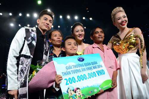 Nhạc sĩ Hồng Xương Long: "Phi Nhung nên trả lại 200 triệu đồng tiền thưởng của Hồ Văn Cường”