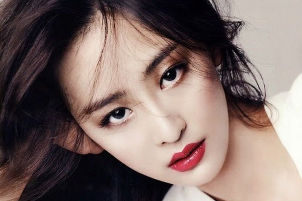 Nữ nhân có một trong 3 nét tướng này là lăng nhăng, bản tính đào hoa, không chung thủy