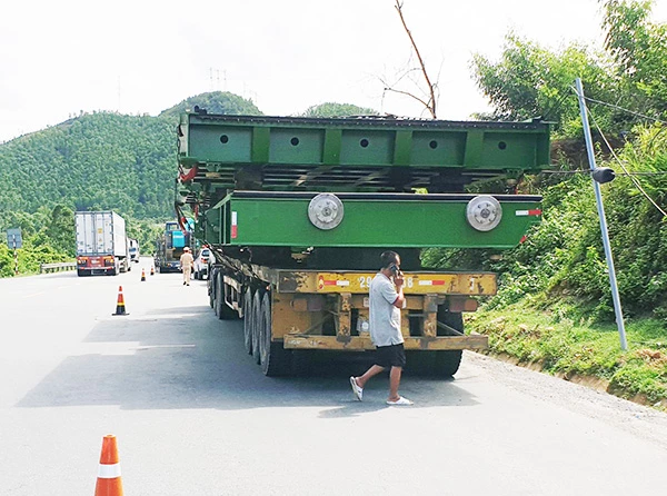 gọi điện hết người này đến người khác