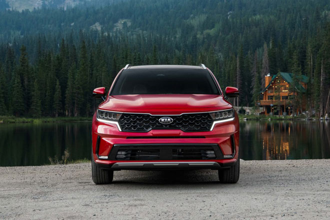 Kia Sorento cho Hyundai Santa Fe 'hít khói' về doanh số
