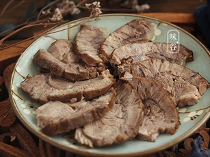 Sai lầm khi hầm thịt bò khiến thịt dai, có mùi tanh, 3 bước sau mới là cách làm đúng