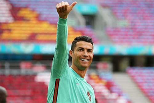 MU chào mời Ronaldo lương 17 triệu bảng/năm
