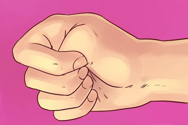 Nhìn vào cách nắm tay biết trước tương lai của bạn thành đại gia hay nông dân suốt kiếp