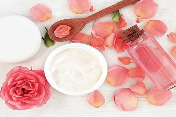 4 công thức làm mặt nạ từ hoa giúp da sáng đẹp mịn màng, không lo bị nám tàn nhang