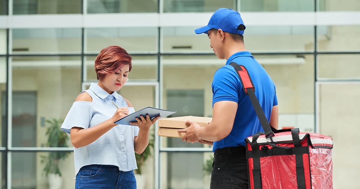 Ăn theo đại dịch, hệ thống đặt đồ ăn trực tuyến phát triển bùng nổ