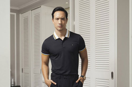 Kim Lý mặc đơn giản vẫn đầy cuốn hút