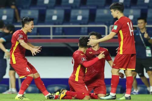 ĐT Việt Nam có nhiều cơ hội dự World Cup 2022 hơn Trung Quốc