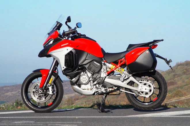 6. Ducati Multistrada V4, V4 S và V4 S Sport.