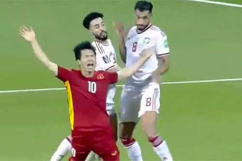 Trọng tài Iraq sai lầm, tước ngôi đầu bảng của ĐT Việt Nam?