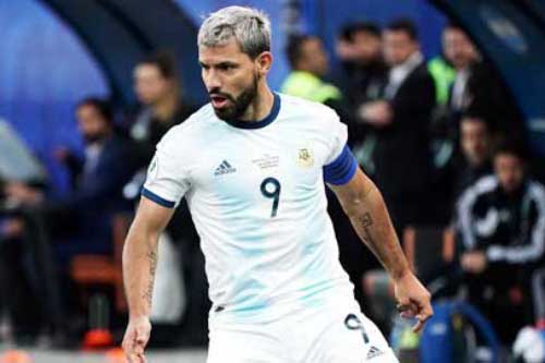 Argentina cần bản năng săn bàn của Aguero