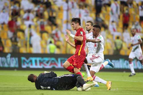 Trợ lý Lư Đình Tuấn phát biểu 'sốc' về trận thua của ĐT Việt Nam