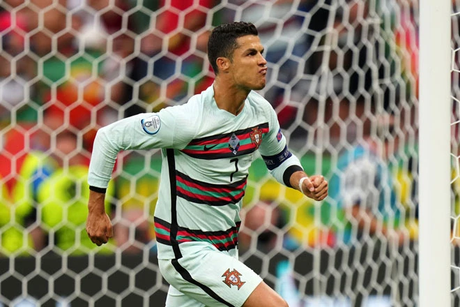 Ronaldo ăn mừng bàn thắng. Ảnh: Getty.