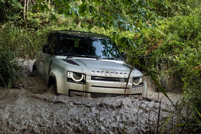 Land Rover Defender 90.