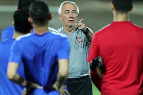 HLV trưởng ĐT UAE nói gì sau chiến thắng 'vã mồ hôi' trước Việt Nam?