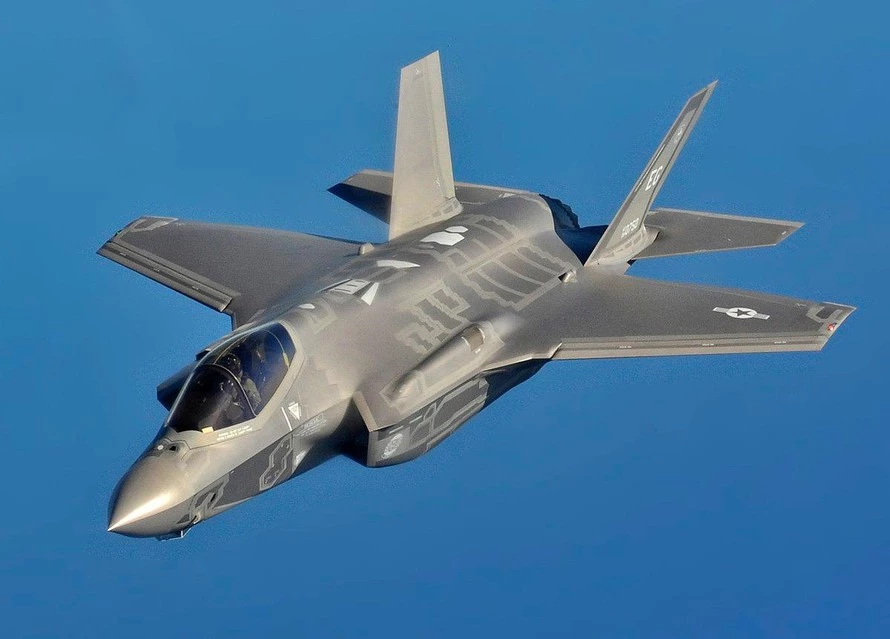 Chính quyền Trump đã quyết định bán 50 máy bay F-35 Lightning II cho Abu Dhabi