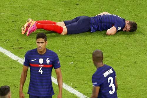 ĐT Pháp bị UEFA 'sờ gáy' sau trận thắng Đức