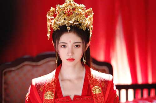 Hoàng hậu dùng thân thế cao quý giúp chồng lên ngôi, sau bị phế truất vì mối tình đồng tính tai tiếng nhất lịch sử Trung Hoa phong kiến