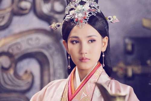 Vị Hoàng hậu "hoàn mỹ" nhất lịch sử Trung Hoa: Tài sắc vẹn toàn, khắc chồng khắc con nhưng phò tá 6 vị Hoàng đế, cứu giữ 1 triều đại