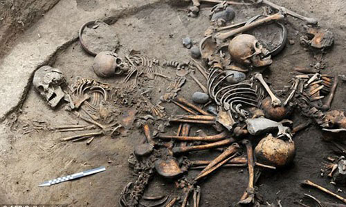 Khám phá ngôi mộ cổ tập thể có cách mai táng kỳ lạ