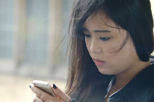Biết tin chồng đến bệnh viện, tôi vội vã tới thì chết sững khi thấy anh đang dìu một người phụ nữ khác