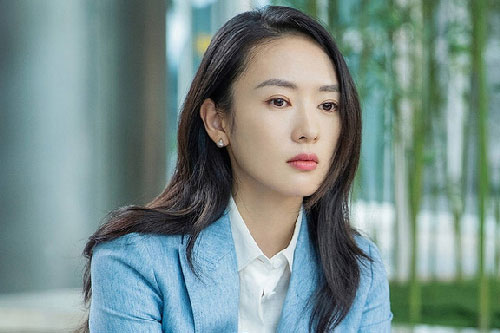 Vào viện thăm chồng cũ bị bệnh nặng, tôi bất ngờ gặp mẹ anh ấy để rồi bẽ bàng với tập giấy bà đưa