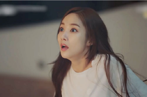 Bầu nghén vật vã, nửa đêm tôi gọi chồng dậy bắt chui xuống góc tường lấy một thứ để ăn khiến anh sốc nặng