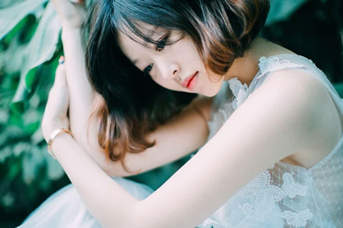 Ly thân 4 tháng thì chồng tới làm lành, tôi còn yêu anh nhưng cứ nghĩ đến cái đêm với bạn của chồng là bủn rủn sợ hãi