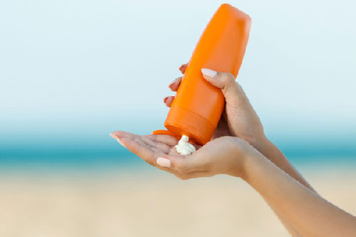 Mỹ phẩm hết hạn đừng vội vứt đi, chúng vẫn còn rất nhiều công dụng mà bạn không ngờ tới