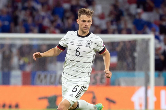 Tiền vệ trung tâm: Joshua Kimmich (Đức).