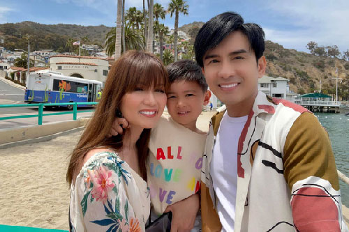 Bà xã Đan Trường khoe ảnh gia đình ngọt ngào: Nhan sắc không tuổi của "anh Bo" không chiếm spotlight bằng quý tử 4 tuổi