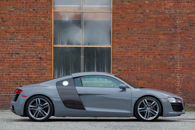 7. Audi R8 V8.