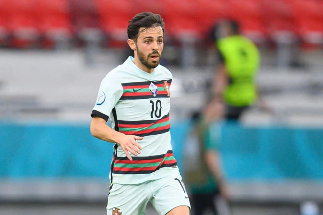 Tiền vệ trái: Bernardo Silva (Bồ Đào Nha).