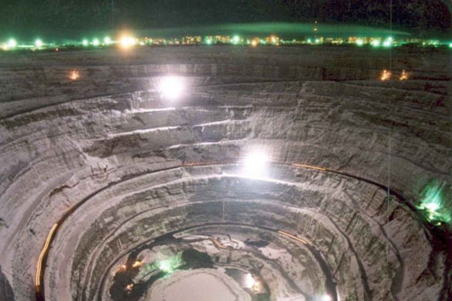 Hố thiên thạch chứa hàng nghìn tỷ carat kim cương ở Nga