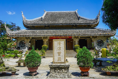 Độc đáo Ngôi Chùa được làm từ San Hô và Gáo Dừa cùng Pho tượng Phật Bí ẩn ở Phú Yên