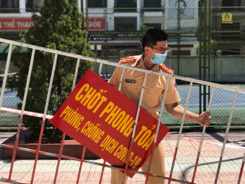 Dỡ bỏ cách ly y tế tại thành phố Hà Tĩnh, chuyển sang giãn cách theo Chỉ thị 15