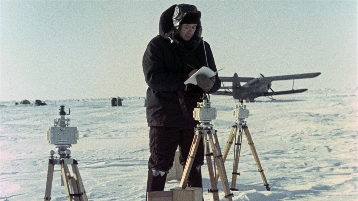 Nhà khám phá Bắc cực người Liên Xô ở trạm NP-8. Ảnh: Sputnik