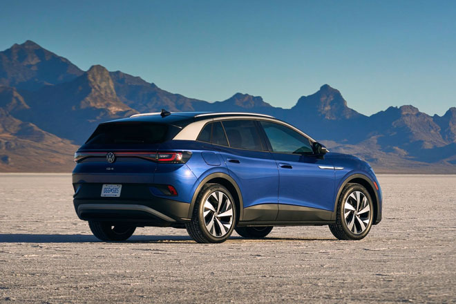 C&#x1EAD;n c&#x1EA3;nh SUV m&#x1EA1;nh 201 m&#xE3; l&#x1EF1;c, gi&#xE1; h&#x1A1;n 900 tri&#x1EC7;u &#x111;&#x1ED3;ng