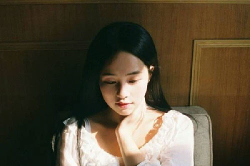 Vô tình vào nhà vệ sinh cùng tình cũ của chồng sắp cưới, cô gái chết điếng trước tiếng cười ha hả và câu nói mở ra bí mật!