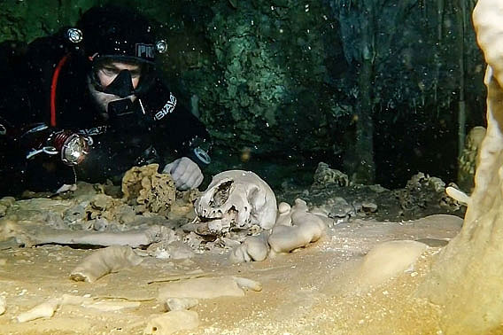 Bí ẩn về nền văn minh Maya trong hang ngầm ở Mexico