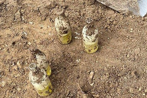 Cải tạo sân sau đào được "chai sữa", ai ngờ là "bảo bối" của tử thần