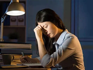 6 thói quen âm thầm tàn phá sức khỏe của bạn