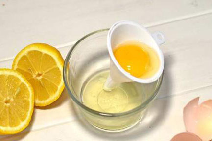 Xóa sổ mụn trứng cá chỉ bằng cách dùng chanh